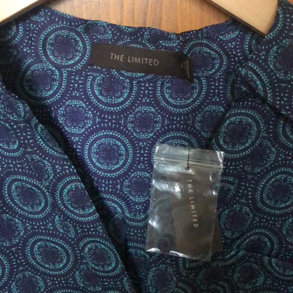 The Limited blue pattern button down - Picture 2 of 2